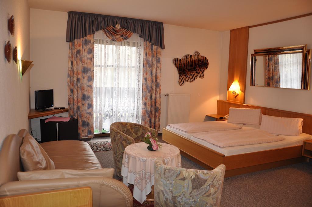 Hotel Fasold Sulzfeld  Szoba fotó