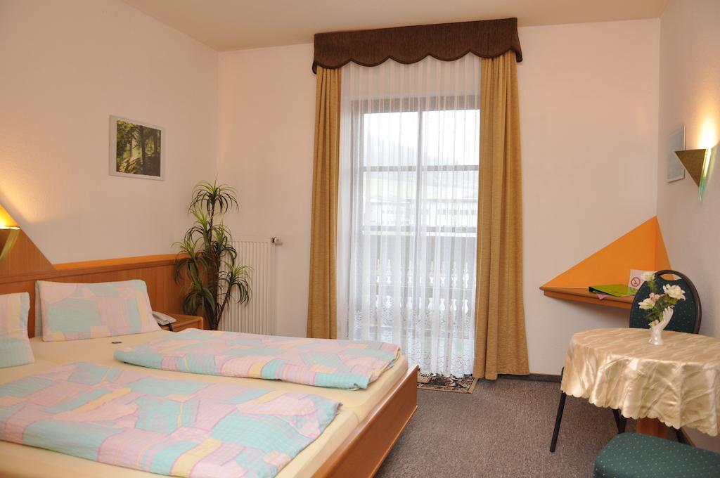 Hotel Fasold Sulzfeld  Szoba fotó