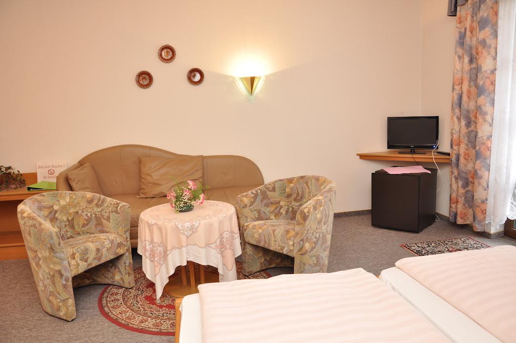 Hotel Fasold Sulzfeld  Szoba fotó