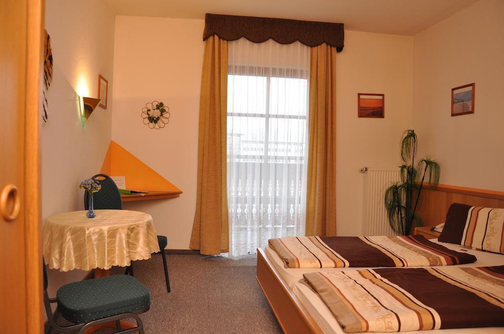Hotel Fasold Sulzfeld  Szoba fotó