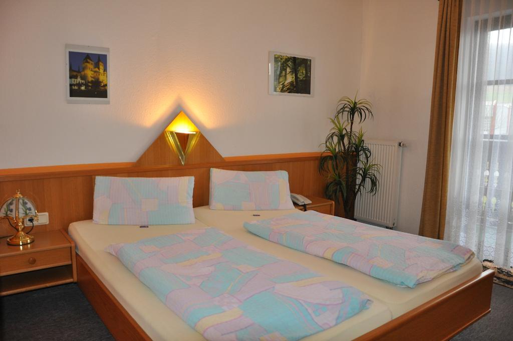 Hotel Fasold Sulzfeld  Szoba fotó