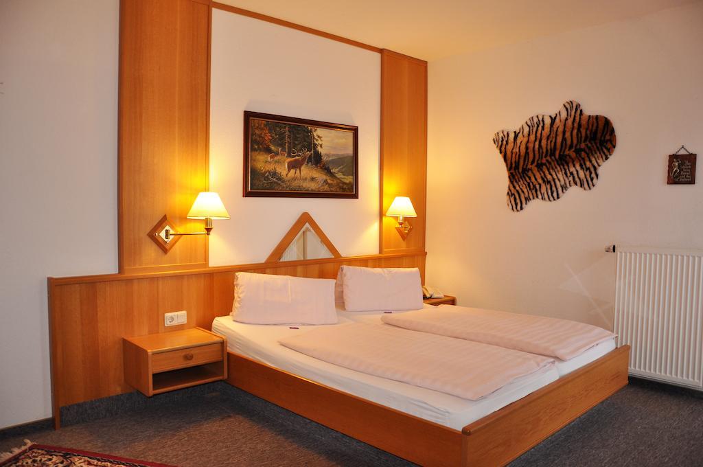 Hotel Fasold Sulzfeld  Szoba fotó
