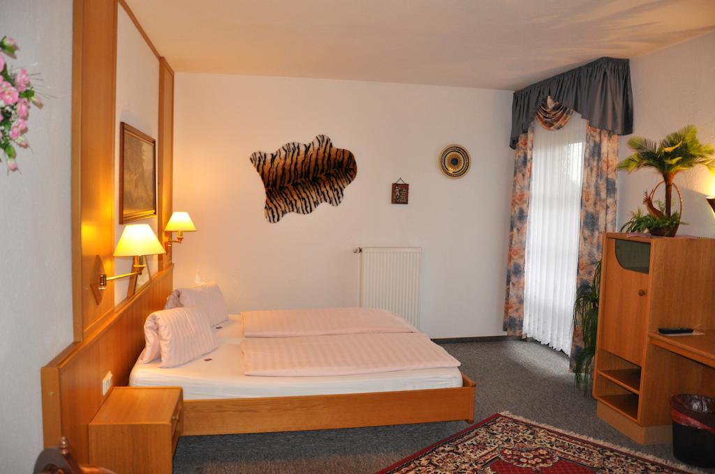 Hotel Fasold Sulzfeld  Szoba fotó